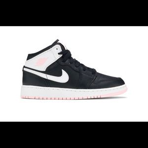 Nike Air Jordan 1 mid arctic punch